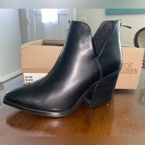 Steve Madden booties 7.5